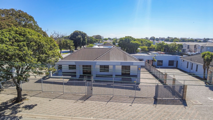 To Let commercial Property for Rent in Newton Park Eastern Cape